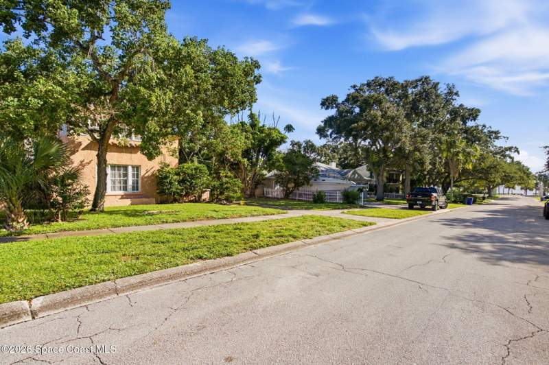 5 bedroom Single Family Residence at 14 Valencia Road, Rockledge, Rockledge — photo 4