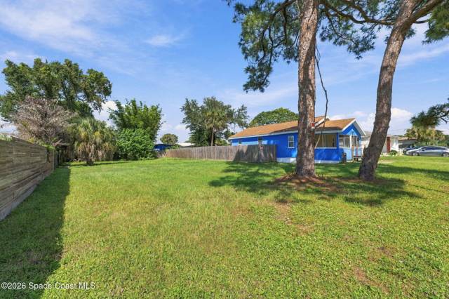 218 E Fee Avenue