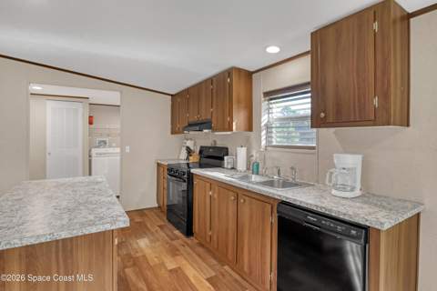 4123 Hidden Lakes Drive, Mims FL - photo 21 of 58