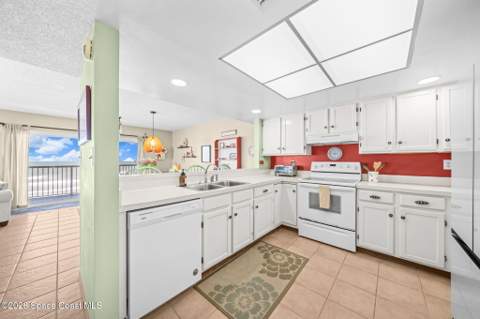 1101 S Atlantic Avenue #Apt 501, Cocoa Beach FL - photo 12 of 34
