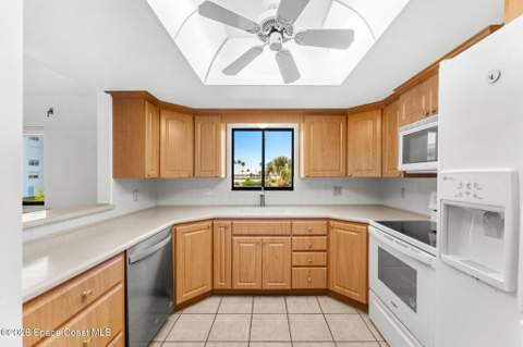 190 Escambia Lane #204, Cocoa Beach FL - photo 11 of 41