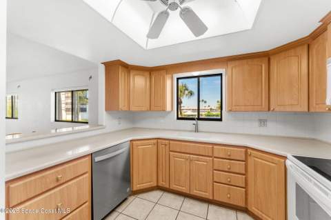 190 Escambia Lane #204, Cocoa Beach FL - photo 12 of 41