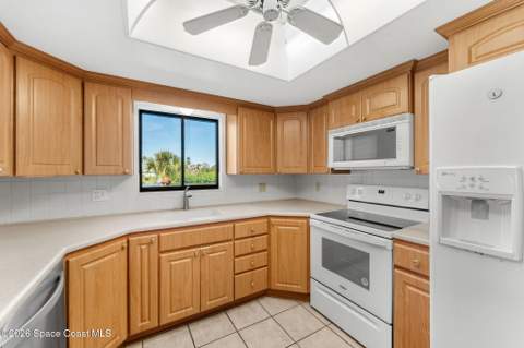 190 Escambia Lane #204, Cocoa Beach FL - photo 13 of 41