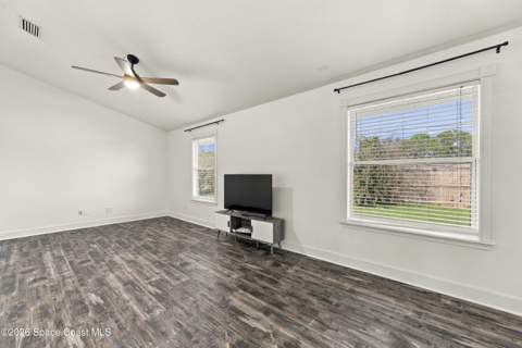 449 NE Gilbert Drive, Palm Bay FL - photo 15 of 45