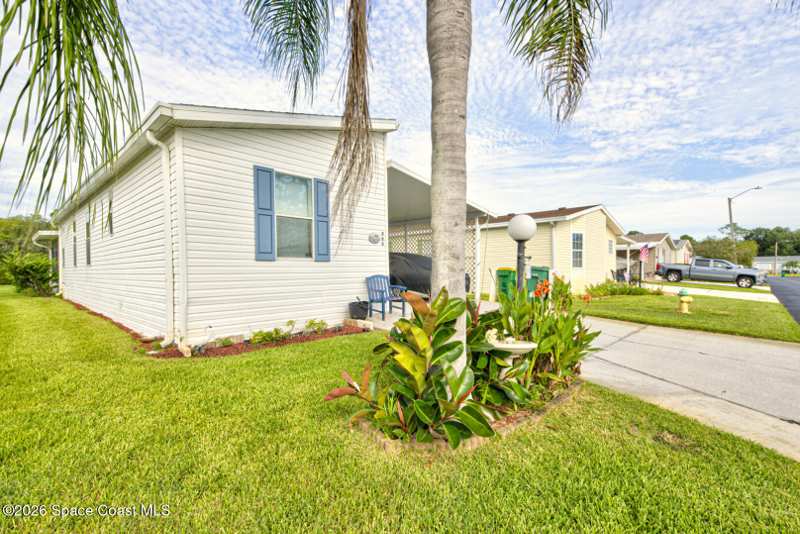 3 bedroom Manufactured Home at 385 Outer Drive, NorthwestLakes Condo Ph Vii, Cocoa — photo 1
