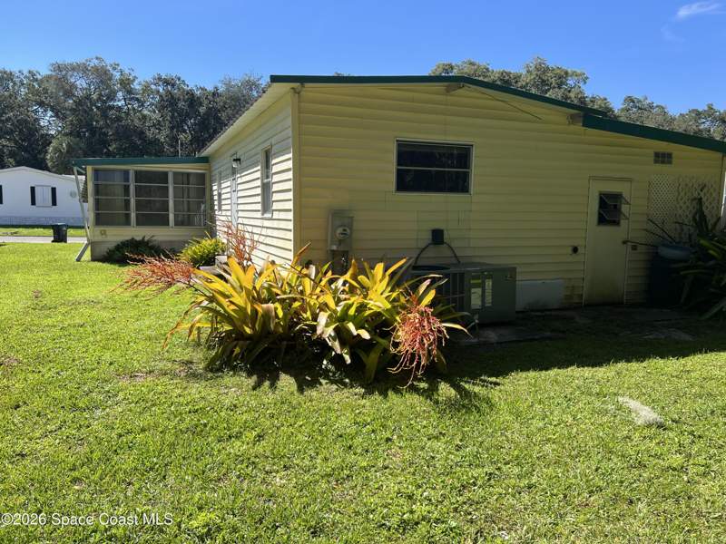 2 bedroom Manufactured Home at 1047 Sunflower Lane, Port Malabar Holiday Park Unit 1 1st Replat, Palm Bay — photo 4
