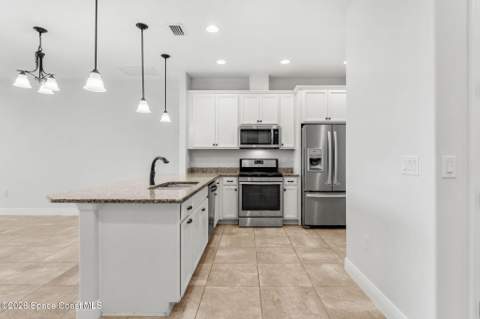 7853 Loren Cove Drive, Melbourne FL - photo 6 of 40