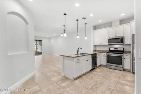 7853 Loren Cove Drive, Melbourne FL - photo 7 of 40