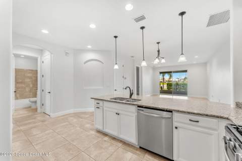 7853 Loren Cove Drive, Melbourne FL - photo 9 of 40