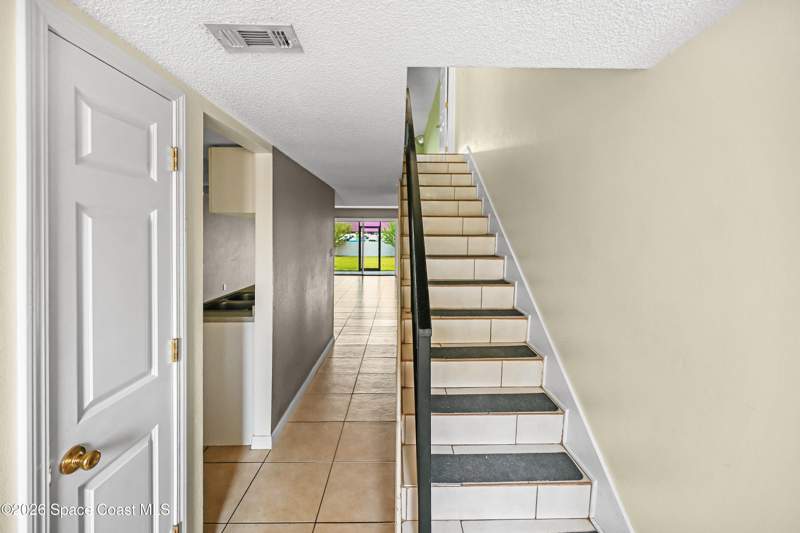 2 bedroom Townhouse at 3514 Dairy Road, Oak Park Villas of Brevard Condo, Titusville — photo 2