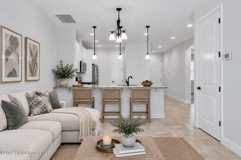 3 bedroom Townhouse at 7853 Loren Cove Drive, Loren Cove, Melbourne — photo 5