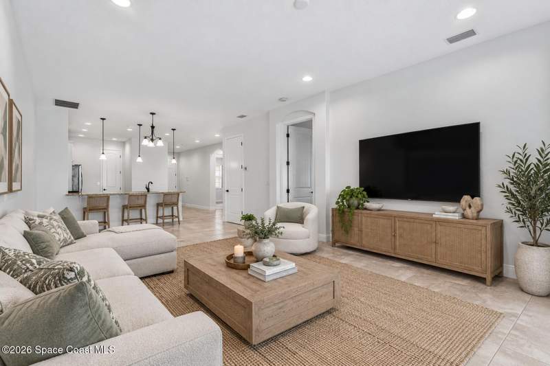 3 bedroom Townhouse at 7853 Loren Cove Drive, Loren Cove, Melbourne — photo 4
