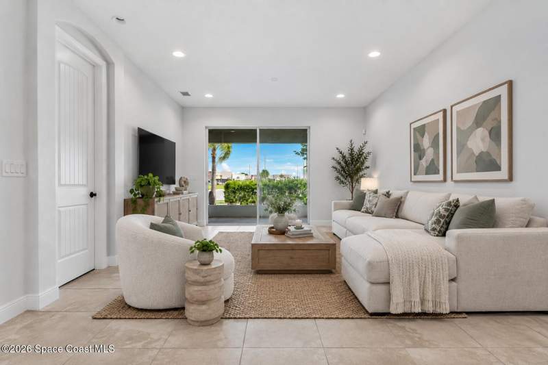 3 bedroom Townhouse at 7853 Loren Cove Drive, Loren Cove, Melbourne — photo 3