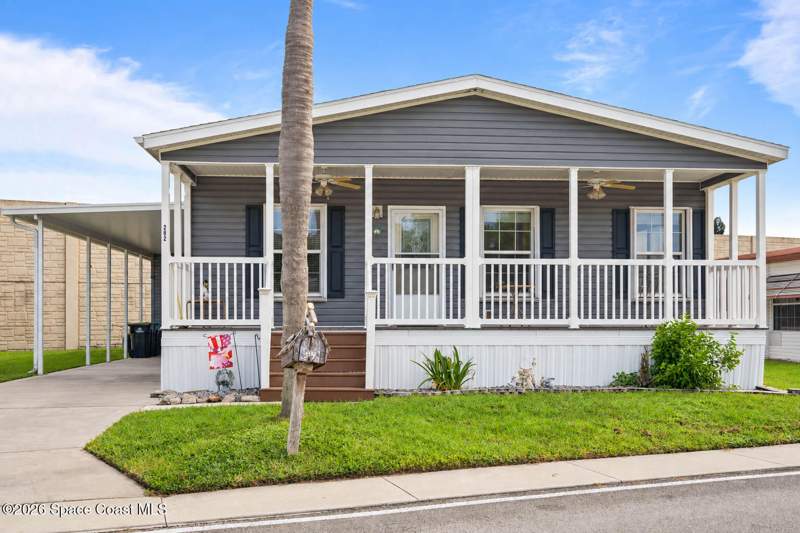 3 bedroom Manufactured Home at 262 Holiday Park Boulevard, Port Malabar Holiday Park Unit 1 1st Replat, Palm Bay — photo 2