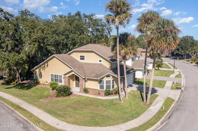 3 bedroom Single Family Residence at 670 Lakewood Lane, Village Grove of La Cita Phase 1 Unit 2, Titusville — photo 2