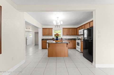 224 Bedford Place, Cocoa FL - photo 9 of 34