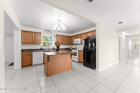 224 Bedford Place, Cocoa FL - photo 10 of 34