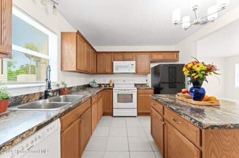 224 Bedford Place, Cocoa FL - photo 12 of 34