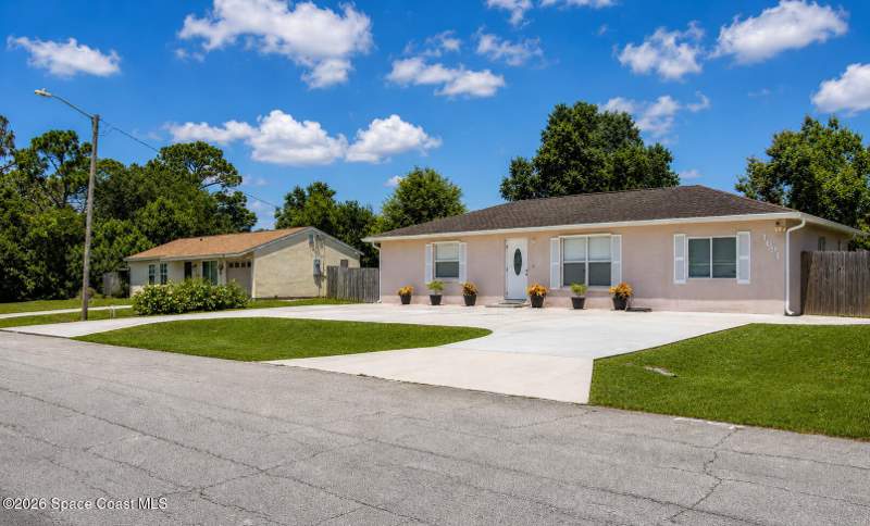 3 bedroom Single Family Residence at 1691 Burgandy Street, Port Malabar Unit 16, Palm Bay — photo 2