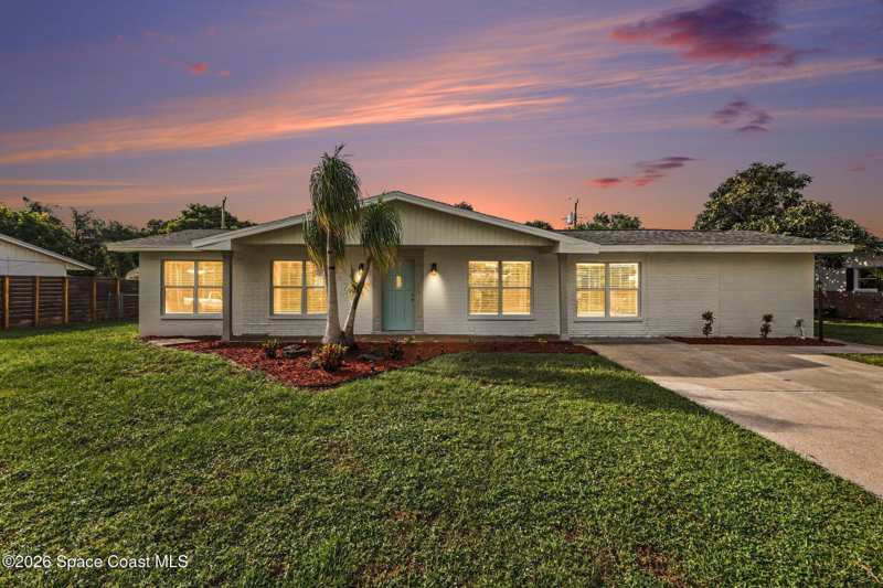 5 bedroom Single Family Residence at 2419 Lakeview Drive, Lakeview Shores Sec E, Melbourne — photo 1