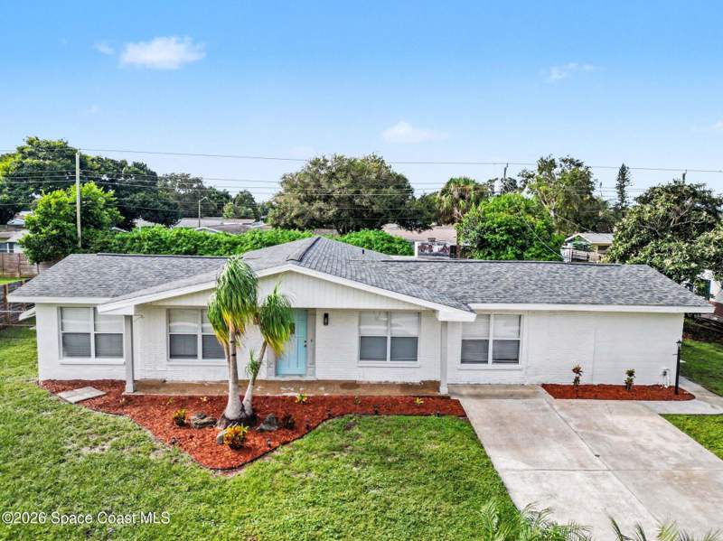 5 bedroom Single Family Residence at 2419 Lakeview Drive, Lakeview Shores Sec E, Melbourne — photo 3