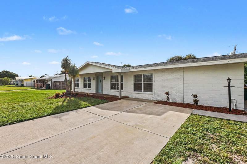5 bedroom Single Family Residence at 2419 Lakeview Drive, Lakeview Shores Sec E, Melbourne — photo 4