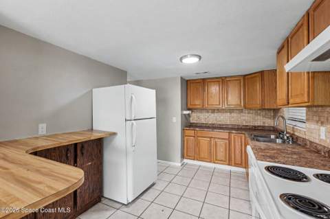 2419 Lakeview Drive, Melbourne FL - photo 14 of 32