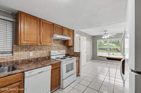 2419 Lakeview Drive, Melbourne FL - photo 16 of 32