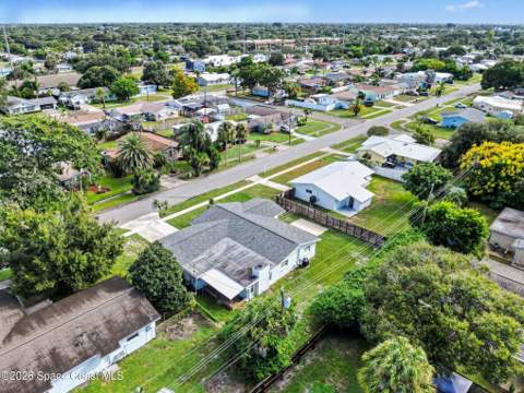 2419 Lakeview Drive, Melbourne FL - photo 8 of 32