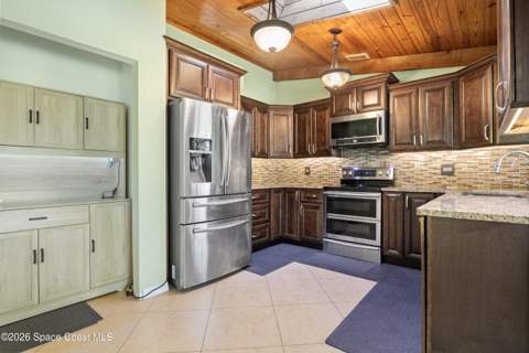 561 Sterling Street, Palm Bay FL - photo 7 of 31