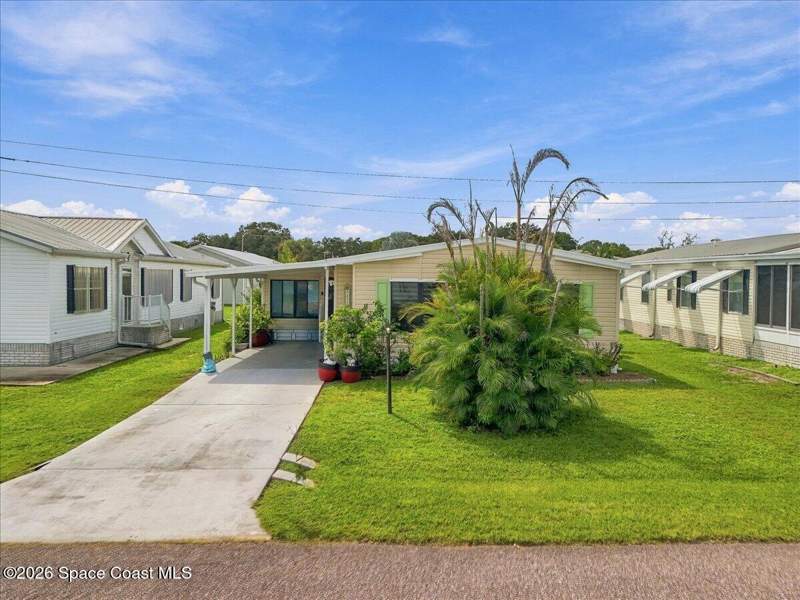 2 bedroom Manufactured Home at 5351 Bannock Street, Snug Harbor Lakes Condo, Micco — photo 3