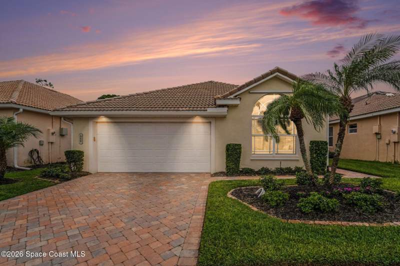 4 bedroom Single Family Residence at 900 Glen Abbey Way, Isles of Baytree Phase 2 A Replat of Tract L Isl, Melbourne — photo 3