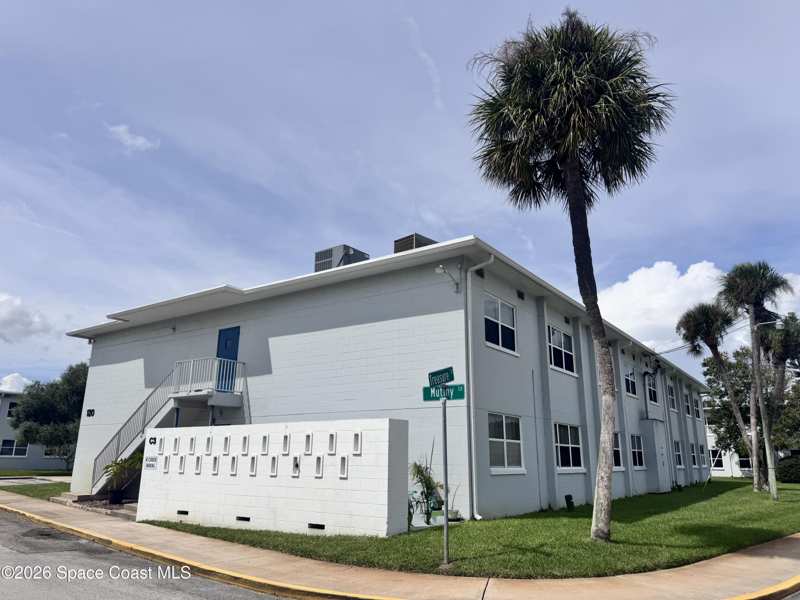 1 bedroom Stock Cooperative at 120 Mutiny Lane #C3-106, Merritt Island Co-Op Apts Inc, Merritt Island — photo 1