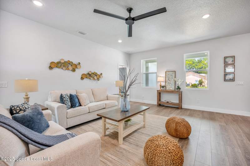4 bedroom Single Family Residence at 731 Banyan Street, Port Malabar Unit 49, Palm Bay — photo 2