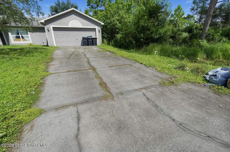 3 bedroom Single Family Residence at 857 Sarasota Drive, Port Malabar Unit 24, Palm Bay — photo 2