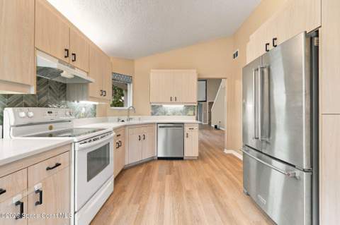 2825 La Cita Lane, Titusville FL - photo 8 of 40