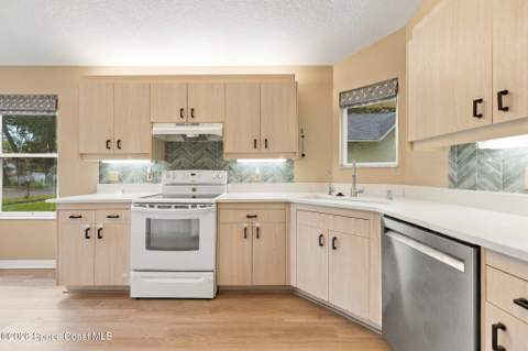 2825 La Cita Lane, Titusville FL - photo 13 of 40