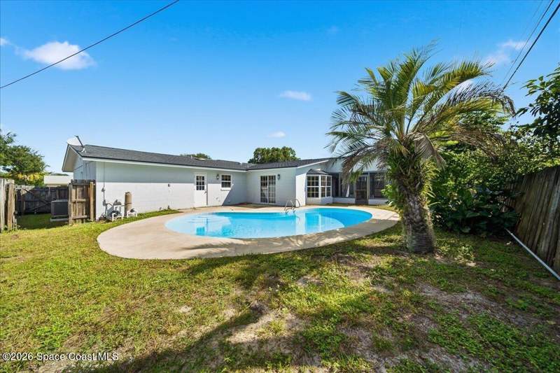 3 bedroom Single Family Residence at 4045 Calendula Avenue, Lakeview Hills Unit 2 Sec A, Titusville — photo 2