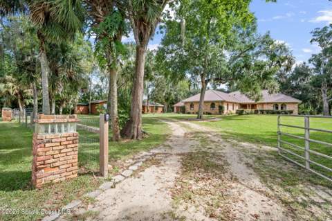 1713 Ford Road, Mims FL - photo 10 of 58