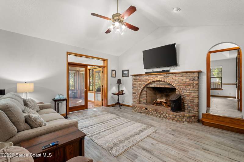 3 bedroom Single Family Residence at 1713 Ford Road, Mims, Mims — photo 3