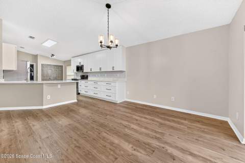 2049 Caledonia Place, Melbourne FL - photo 8 of 45