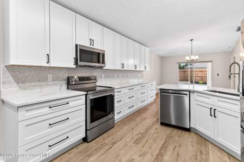 2049 Caledonia Place, Melbourne FL - photo 15 of 45
