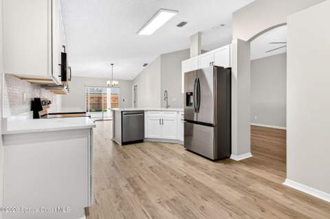 2049 Caledonia Place, Melbourne FL - photo 17 of 45