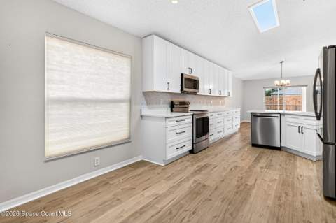 2049 Caledonia Place, Melbourne FL - photo 16 of 45