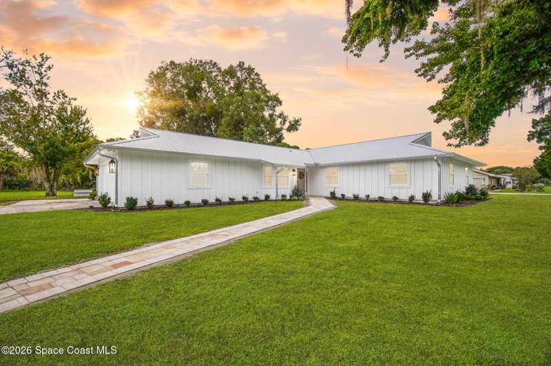 3 bedroom Single Family Residence at 3825 Arlington Avenue, Indian River Plantation Estates Plat 3, Mims — photo 1