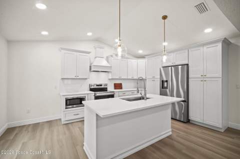 3825 Arlington Avenue, Mims FL - photo 13 of 36