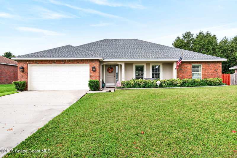 3 bedroom Single Family Residence at 143 Palm Circle, Palm Shore Estates, Melbourne — photo 1