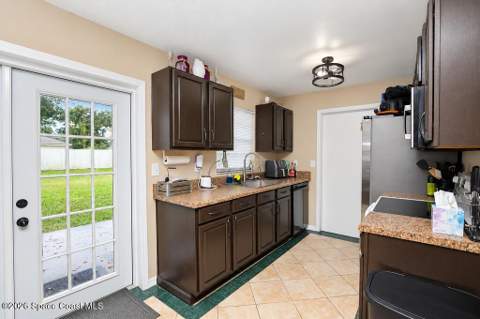 4135 Juanita Street, Cocoa FL - photo 10 of 34