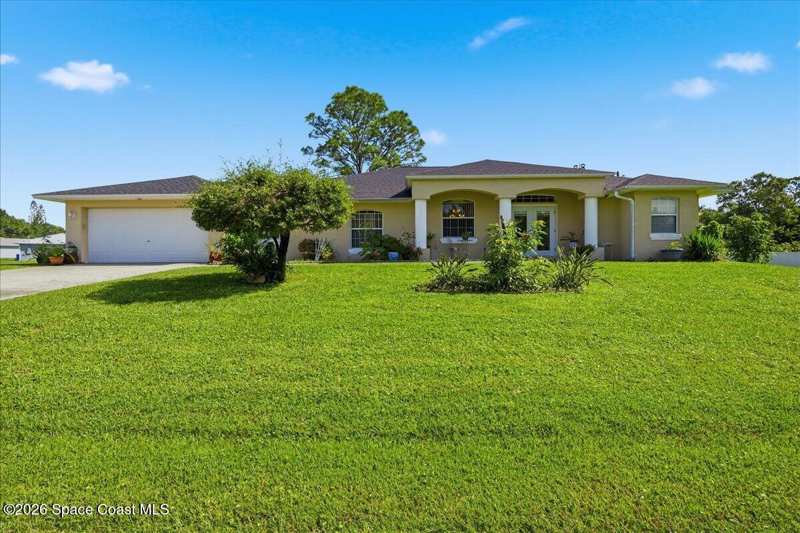 3 bedroom Single Family Residence at 2975 SE Grant Avenue, Port Malabar Unit 46, Palm Bay — photo 1