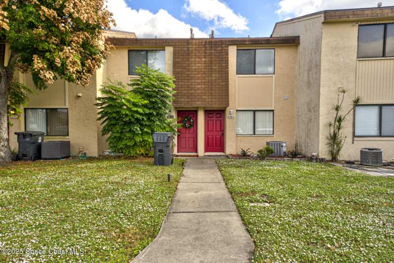2 bedroom Townhouse at 4749 Sisson Road, Pinetree Gardens, Titusville — photo 1